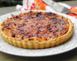 الوصفة Pelardon en tarte fine d'oignons doux des Cévennes