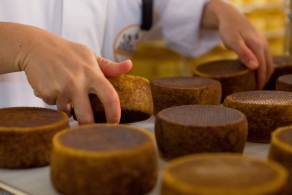 Наши производители - Trappe d'Echourgnac : le fromage authentique 