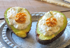 Receta Avocats farcis à la crème de Roquefort