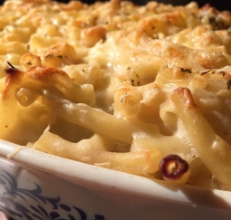 الوصفة Macaronis aux quatre fromages : Mozza, Parmesan, Pecorino et Gruyère