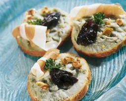 Recept Bleu d'Auvergne et pruneaux sur toasts