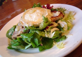 Ricetta  Rocamadour fondus sur pommes et salade de mâche