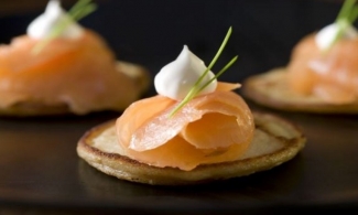 Ricetta  Fourme de Montbrison et truite fumée sur blinis