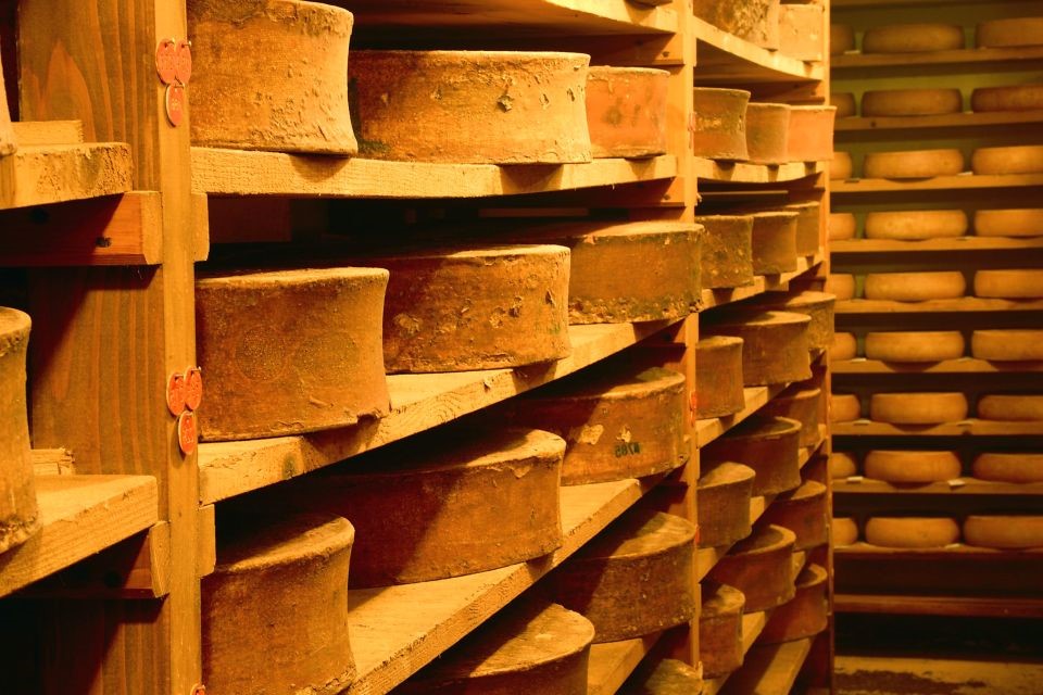 En 2017, Androuet s'offre 5 caves d'affinage et lance sa collection. -  Histoire d'un grand nom du fromage français