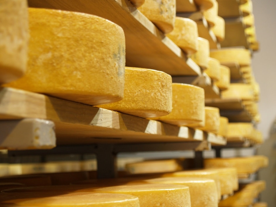 Affinage du fromage en cave